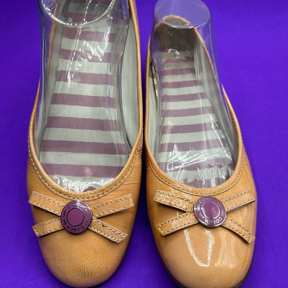 Women’s Coach Authentic Collins Patent Leather Cream Ballet Flats Size 8 1/2 - Picture 3 of 10